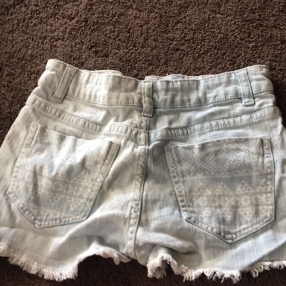 Shorts - Picture 3 of 3